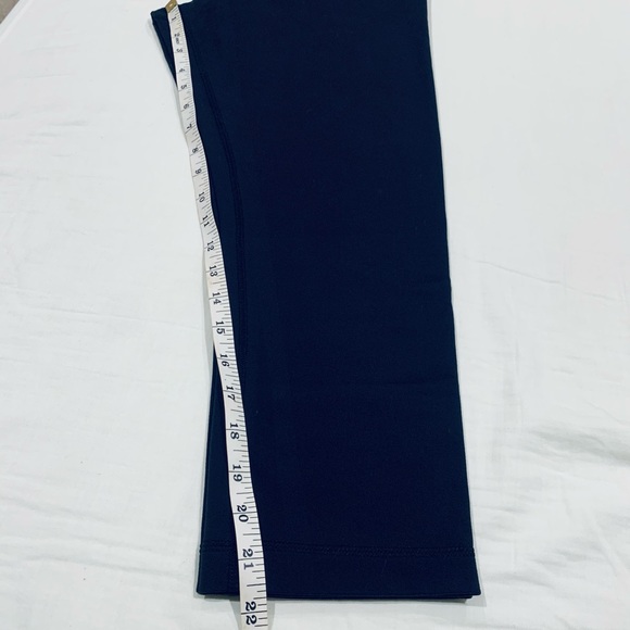🛍2/$25 Lululemon Cross Front Capri - Picture 4 of 7